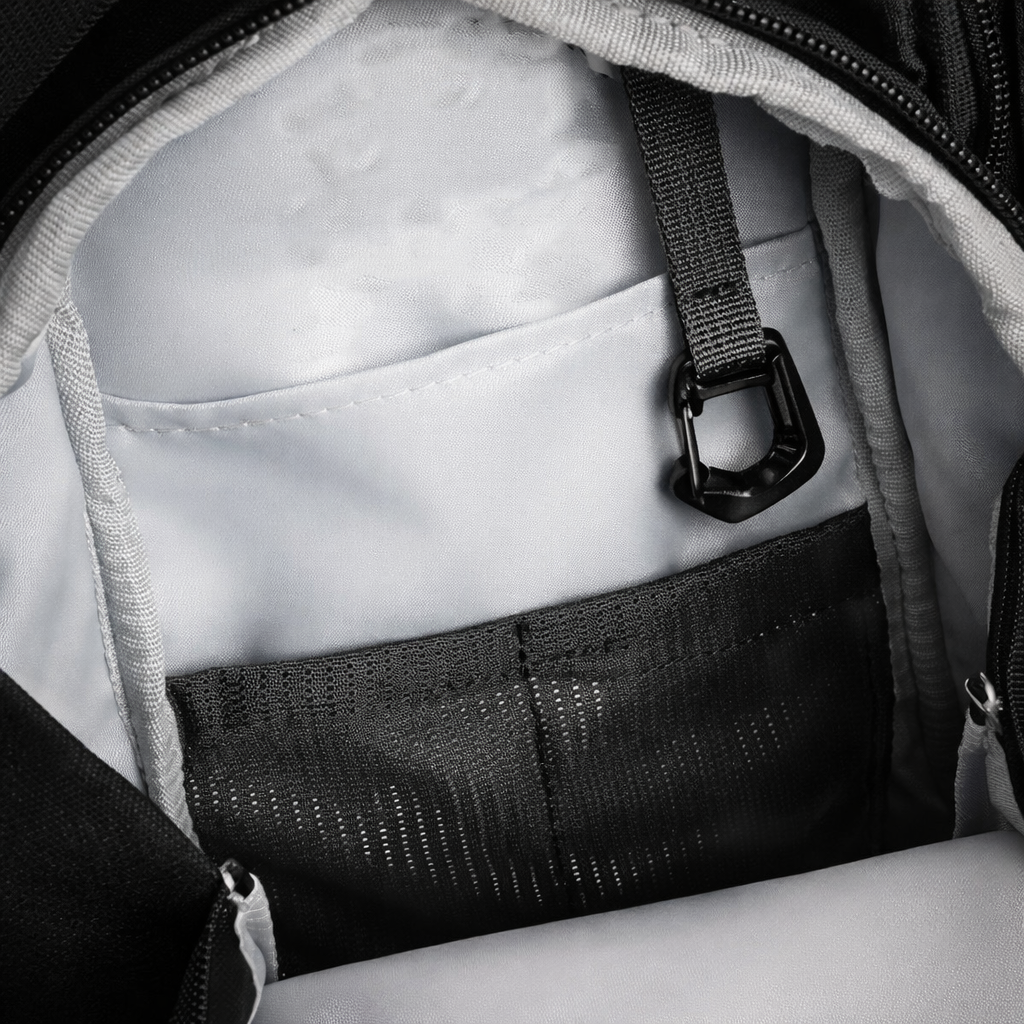 MagnaFit – Magnetic Gym Bottle & Essentials Bag